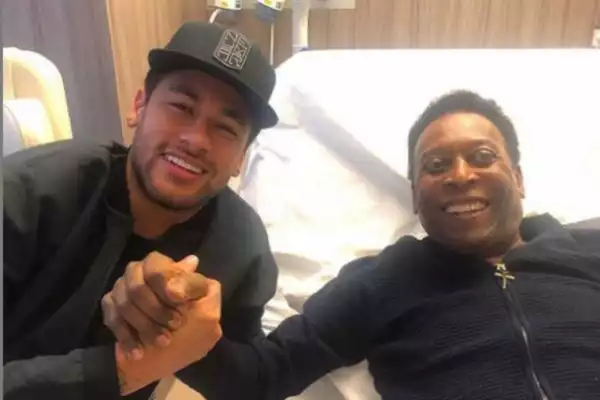 Neymar Visits Recovering Pele In Hospital
